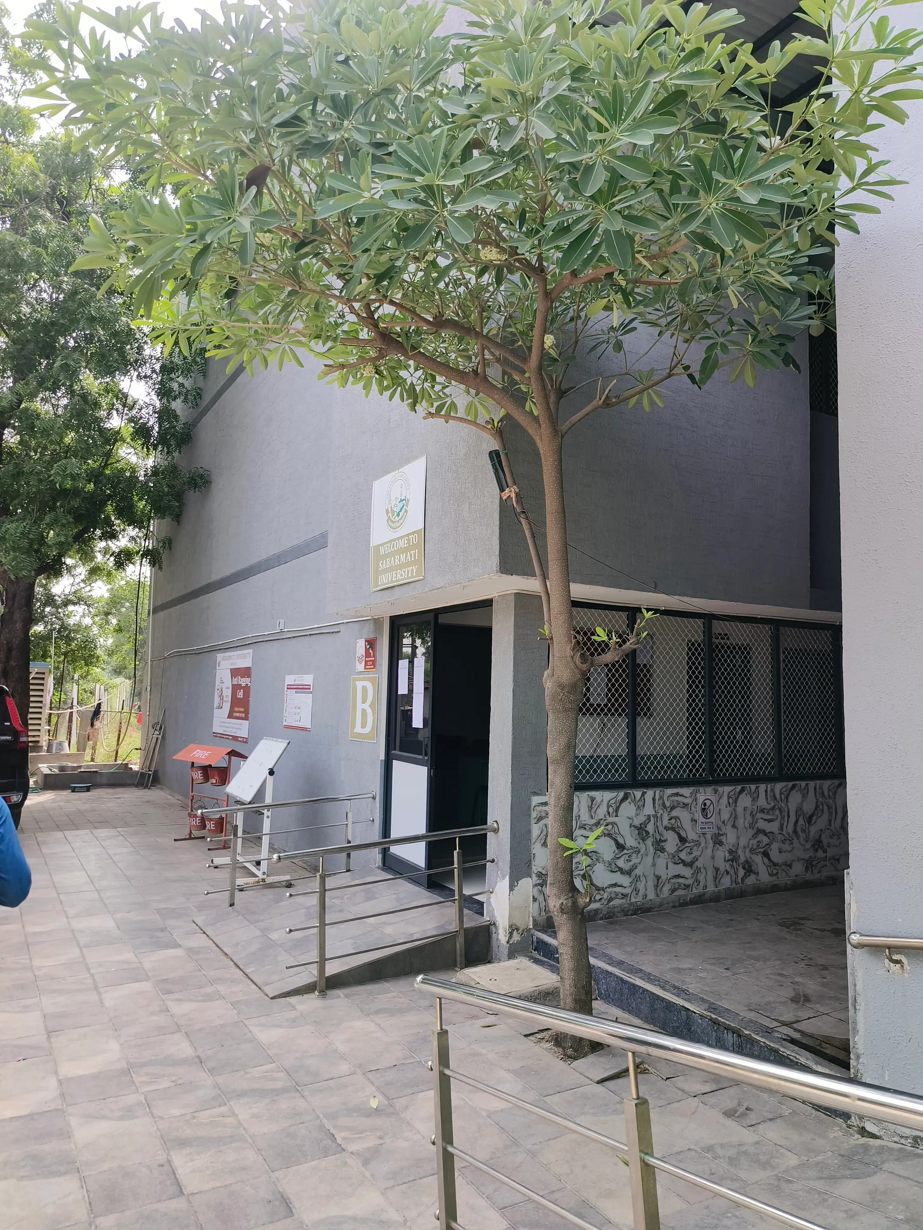 Sabarmati University Ahmedabad Academic Building photo 7